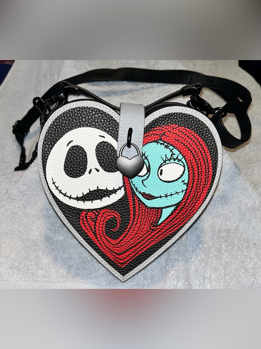 DISNEY NIGHTMARE BEFORE CHRISTMAS JACK & SALLY HEART-SHAPED CROSSBODY/NWOT